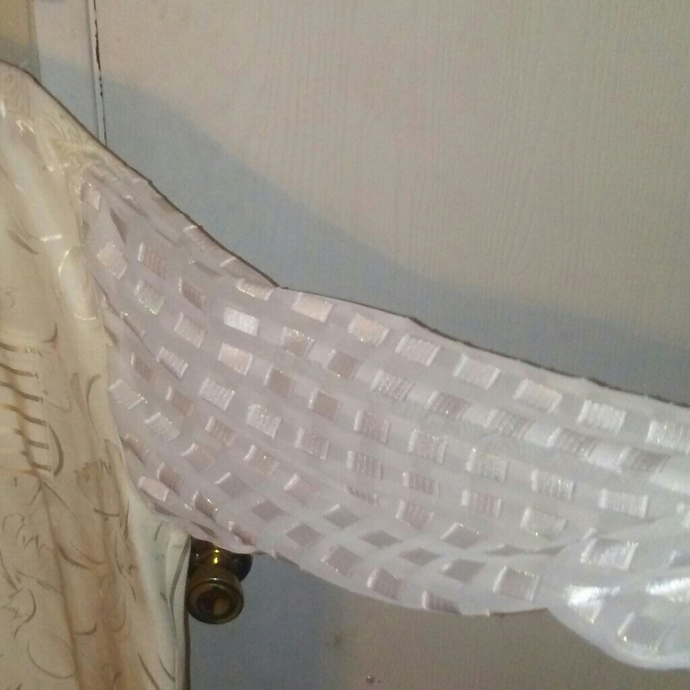 Blouse - Picture 2 of 3